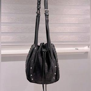 Pour la Victoire convertible black leather bucket bag